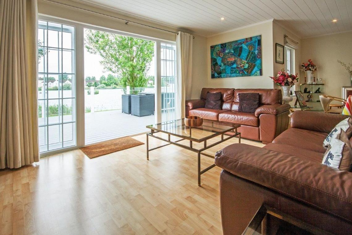 Windrush Lake 65, Sunset Lodge - P South Cerney Esterno foto