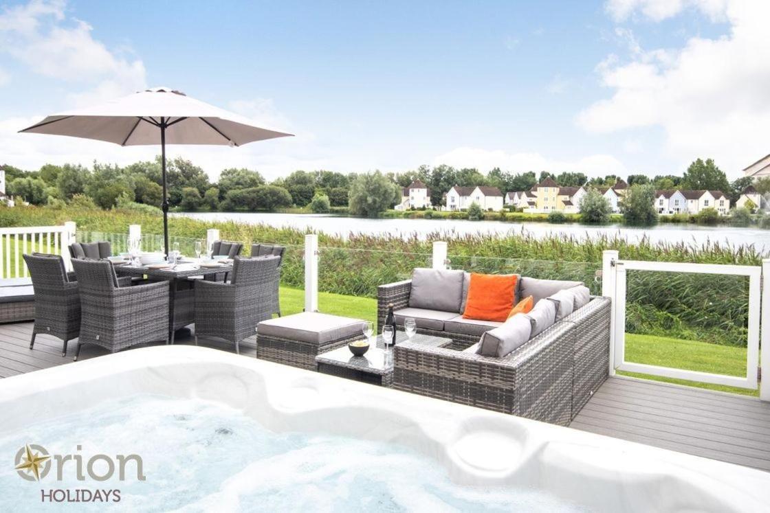 Windrush Lake 65, Sunset Lodge - P South Cerney Esterno foto